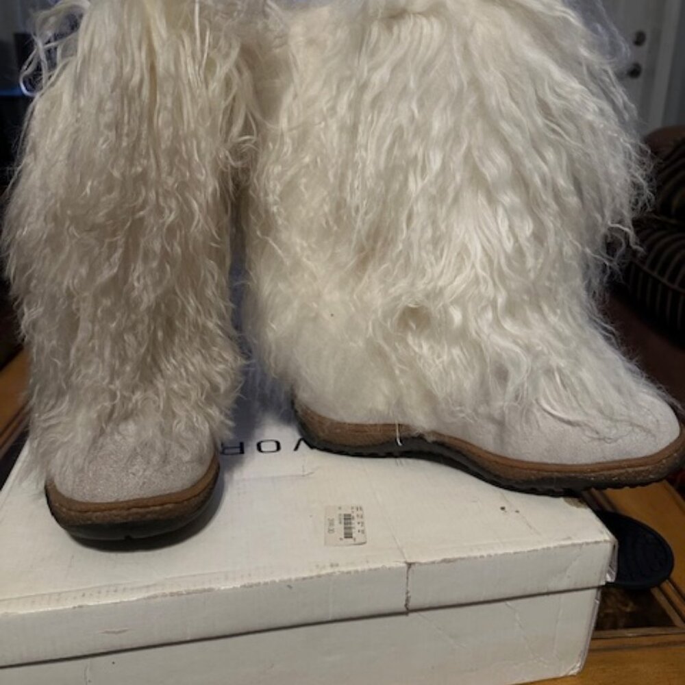 boots - Picture 2 of 3